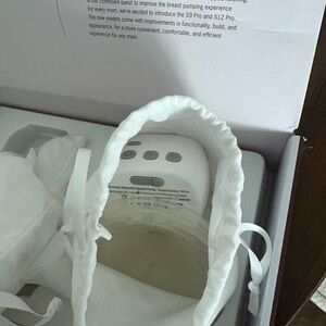 Momcozy wearable breast pumps